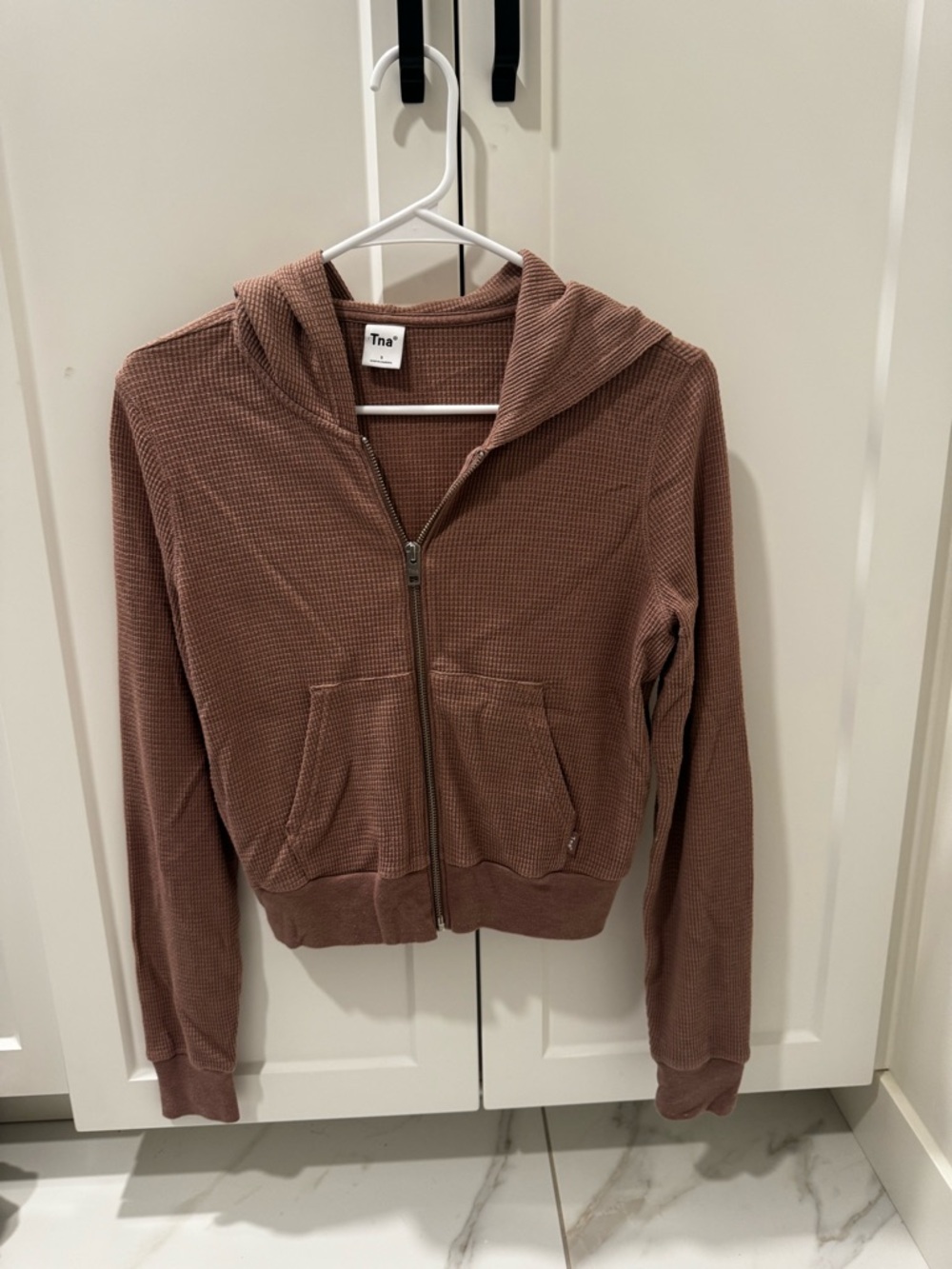 TNA Waffle-Knit Zip Cropped Hoodie in Mauve Brown